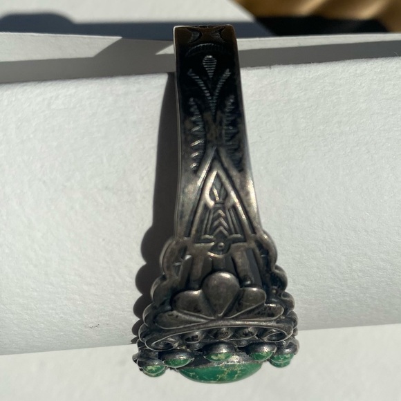 Vintage Turquoise Cuff Bracelet - Picture 9 of 12